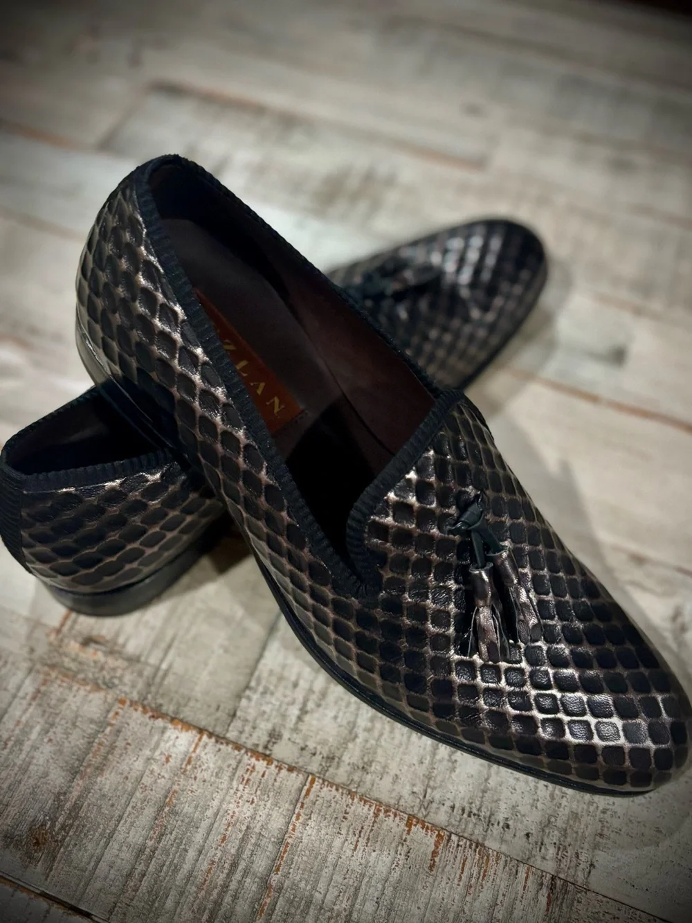 Mezlan textured metallic